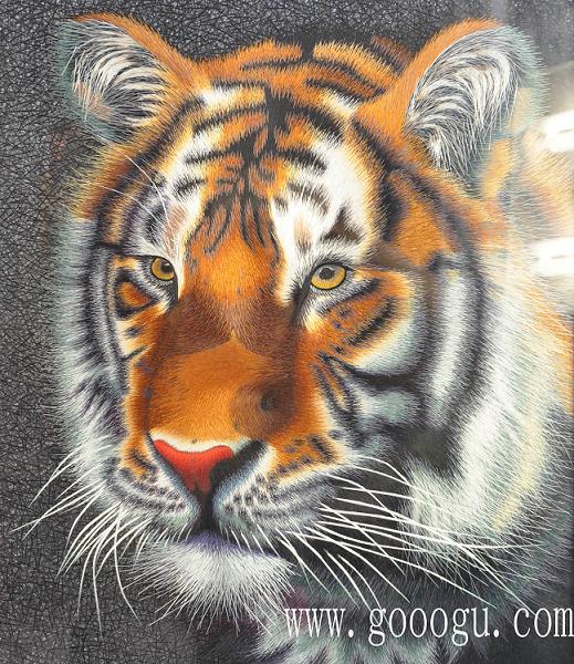 代表威嚴,權利,榮耀。虎是強壯、威武的象征